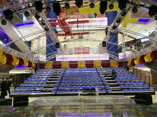 湘潭天虹百貨可移動式伸縮看臺