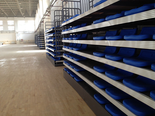 喀什民語中學(xué)體育館伸縮看臺(tái)