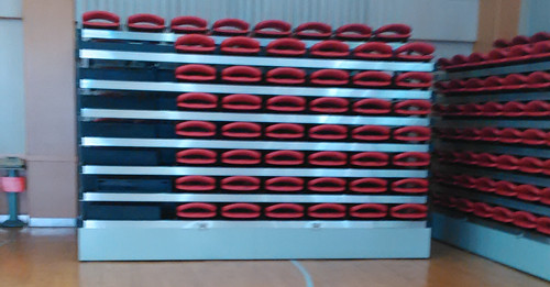 上海打虎山路一小可移動式伸縮看臺