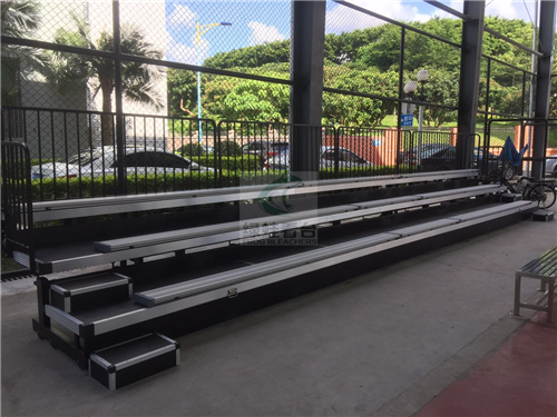 綠蛙簡(jiǎn)易活動(dòng)看臺(tái)入駐深圳坪山新區(qū)社區(qū)