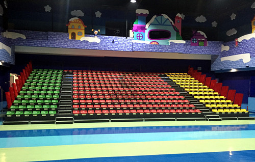 綠蛙看臺跳進了亞特蘭親子酒店的BIBI歡樂城堡