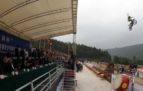 綠蛙看臺(tái)參與的2014全國(guó)摩托車(chē)越野錦標(biāo)賽