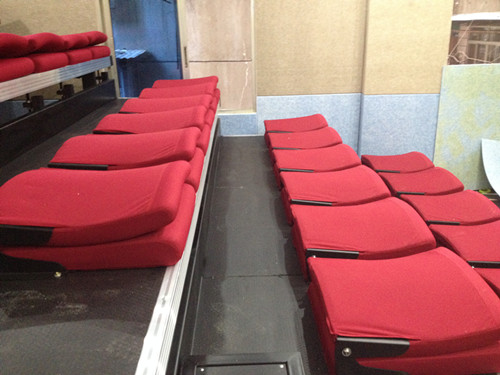 南昌市某公安消防大隊(duì)軟包椅伸縮看臺(tái)