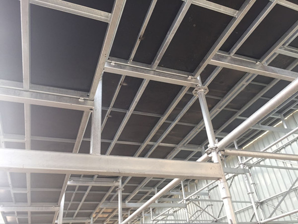 綠蛙看臺(tái)-可拆卸拼裝看臺(tái)-低靠背-半封閉