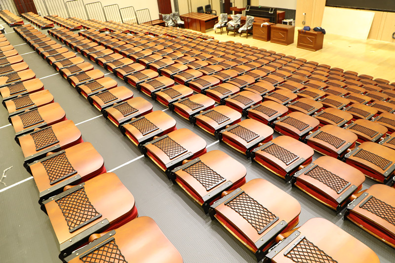 廣州第八人民醫(yī)院多功能廳伸縮看臺(tái)