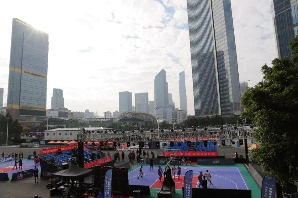 綠蛙在現(xiàn)場(chǎng)空間廣闊！記2019廣東省三人籃球聯(lián)賽總決賽