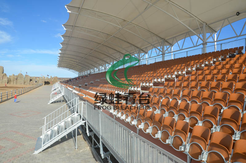 伸縮看臺(tái)在體育場館的應(yīng)用案例