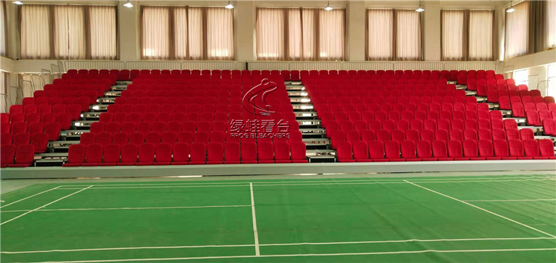 山東濟(jì)南長清區(qū)第二初級中學(xué)看臺座椅