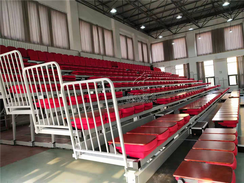 山東濟(jì)南長清區(qū)第二初級中學(xué)看臺座椅