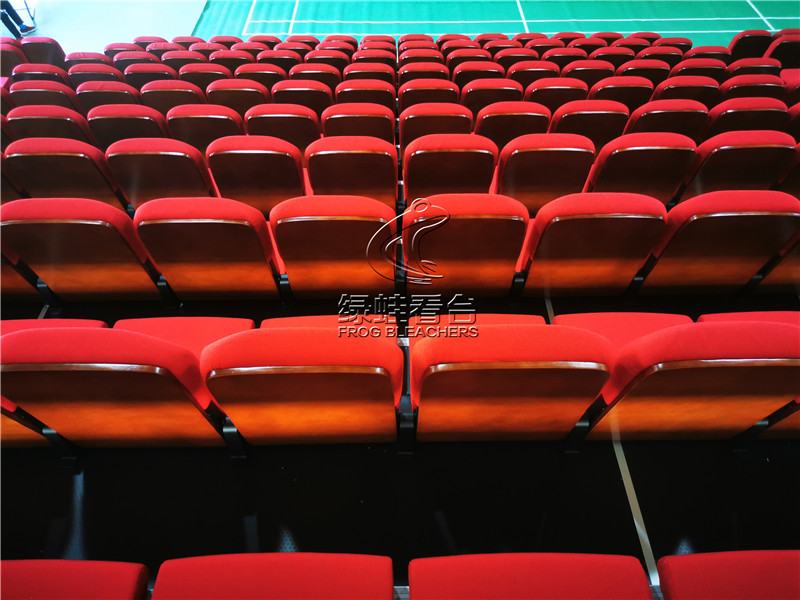 山東濟(jì)南長清區(qū)第二初級中學(xué)看臺座椅