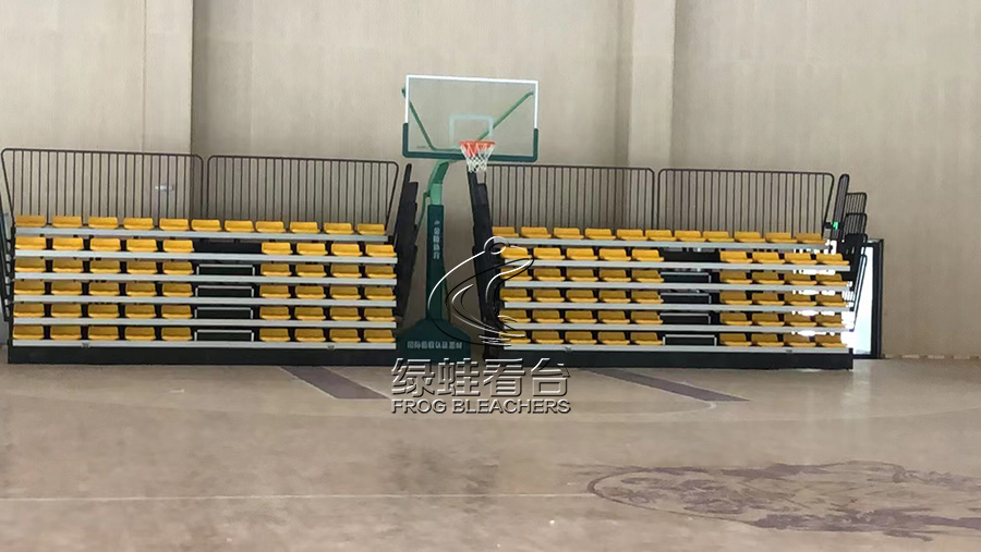 廣州斐特思公學籃球館看臺座椅