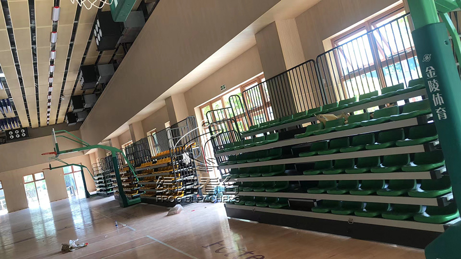 廣州斐特思公學籃球館看臺座椅