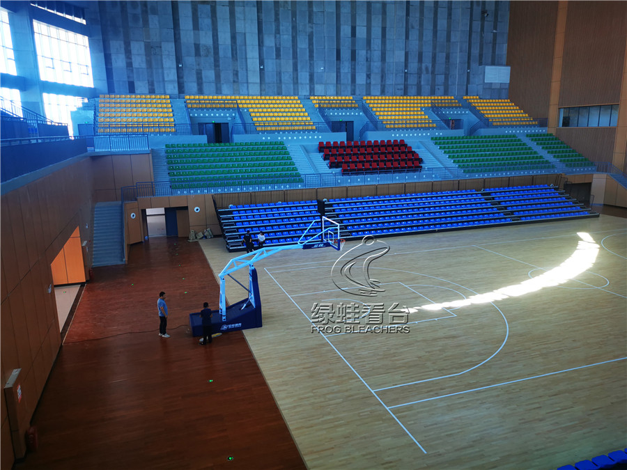 湖南懷化隆平體育中心室內(nèi)籃球場(chǎng)看臺(tái)座椅項(xiàng)目