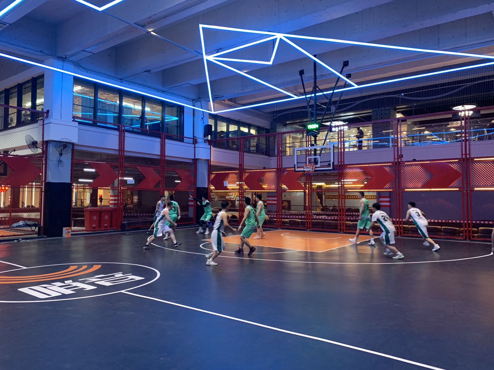 “ 綠蛙看臺VS旺座椅業(yè)”籃球交流賽