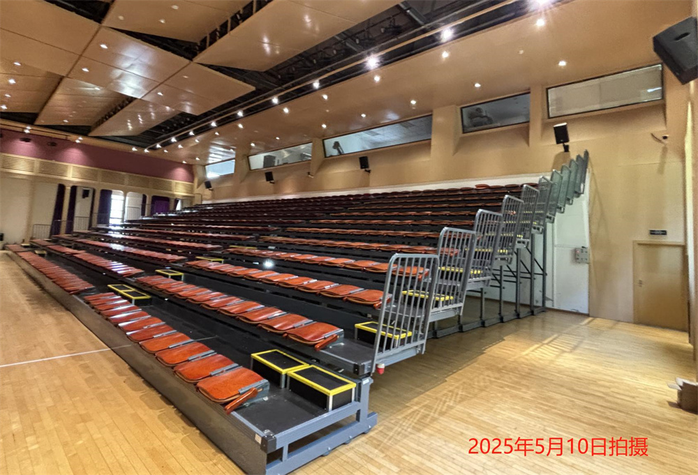 樂灣學校的看臺座椅回訪